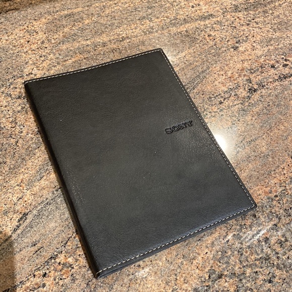 NWOT Sony Reader: Pocket Edition - Picture 2 of 10